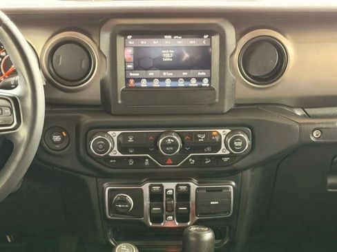 Used 2019 Jeep Wrangler Unlimited Sport S AWD/4WD image 25