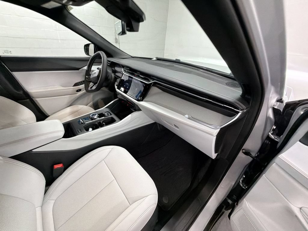 Used 2026 Jeep Cherokee Limited AWD/4WD image 27