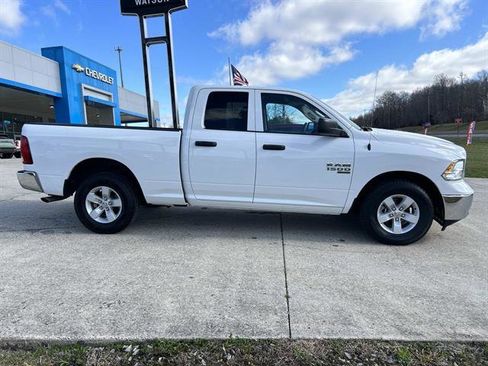 Used 2024 RAM 1500 Classic SLT image 3