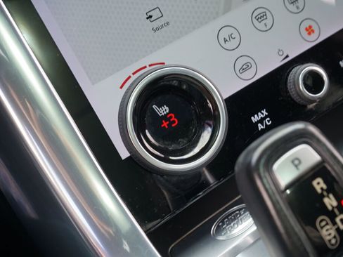 Used 2018 Land Rover Range Rover Sport SE image 21