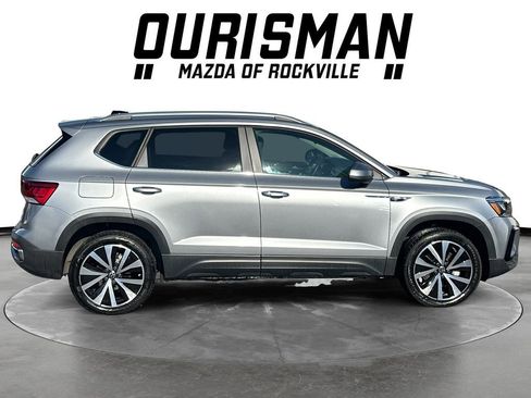 Used 2022 Volkswagen Taos SE image 7