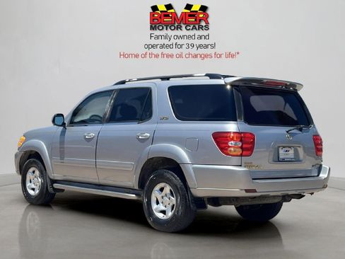 Used 2002 Toyota Sequoia SR5 RWD image 3
