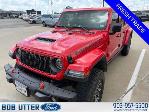Used 2025 Jeep Gladiator Mojave AWD/4WD image 1
