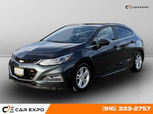 Used 2017 Chevrolet Cruze LT image 1