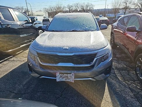Used 2021 Kia Seltos S image 2