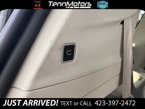 Used 2017 Chrysler Pacifica Touring FWD image 15