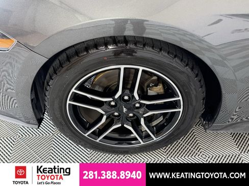 Used 2019 Ford Mustang Coupe w/ Black Accent Package RWD image 27