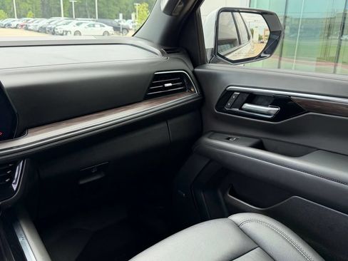 Used 2025 Chevrolet Tahoe Z71 w/ Z71 Off-Road Package AWD/4WD image 27