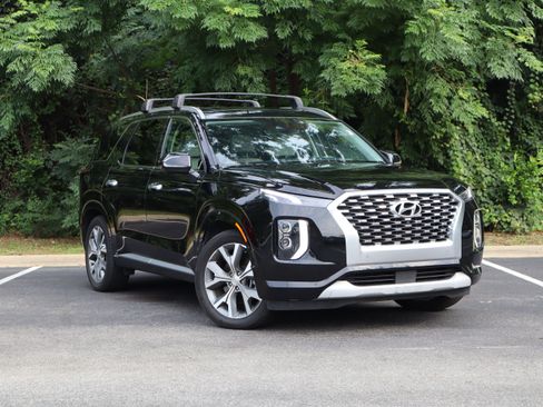 Used 2022 Hyundai Palisade Limited FWD image 2