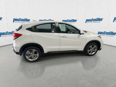 Used 2017 Honda HR-V LX image 12