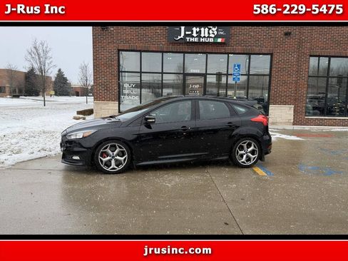 Used 2017 Ford Focus ST image 1