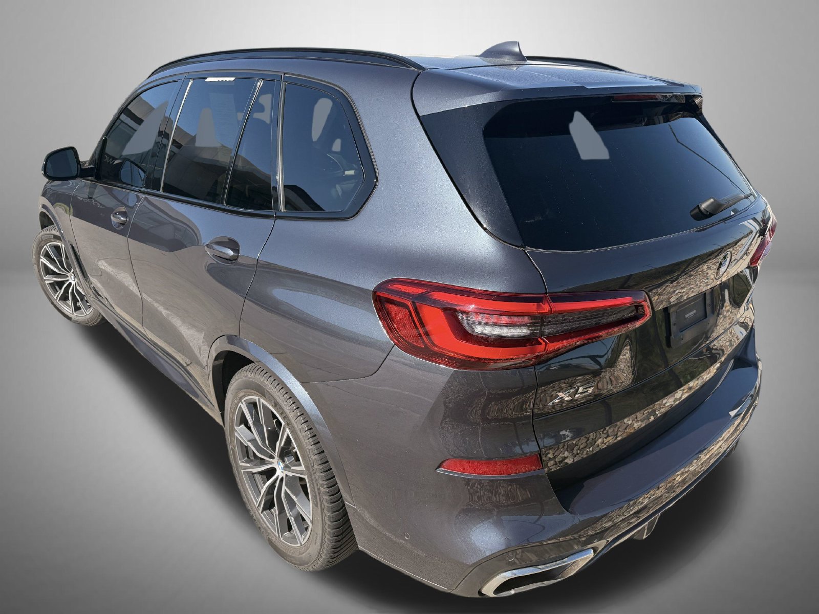 Used 2019 BMW X5 xDrive50i w/ M Sport Package AWD/4WD image 4