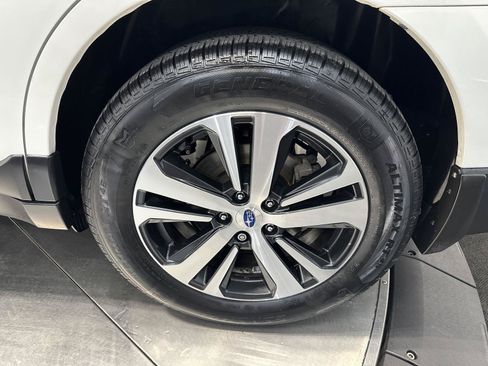 Used 2019 Subaru Outback 2.5i Limited w/ Popular Package #2 AWD/4WD image 10
