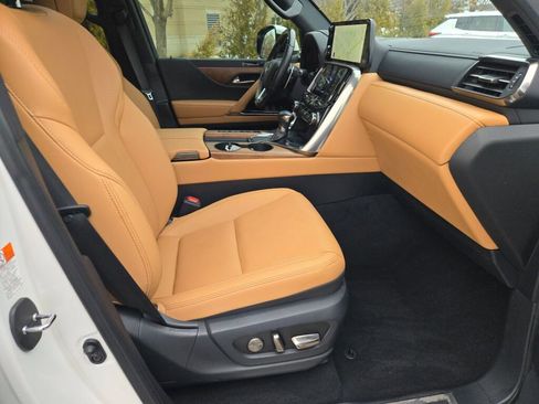 Used 2023 Lexus LX 600 4WD w/ Accessory Package (Z1) image 7