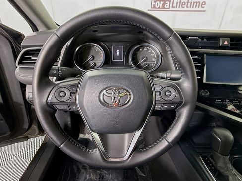 Certified 2019 Toyota Camry SE image 18