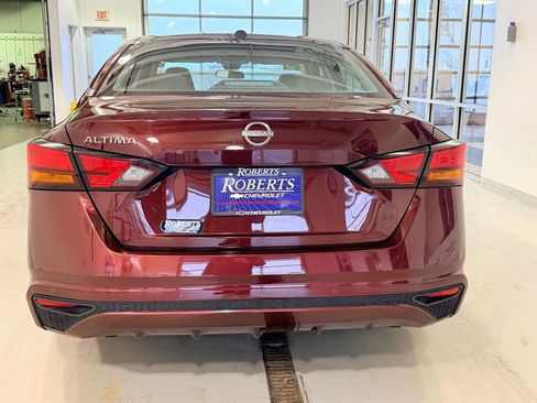 Used 2025 Nissan Altima 2.5 SV image 4