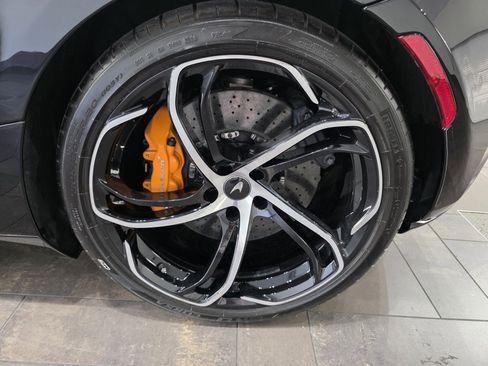 New 2025 McLaren 750S Spider RWD image 21