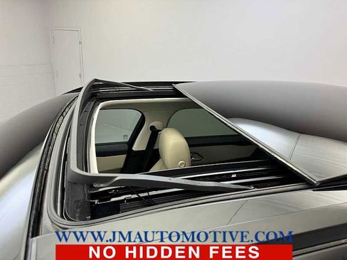 Used 2018 Land Rover Range Rover Velar S image 11