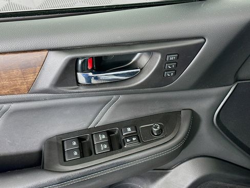 Used 2018 Subaru Outback 2.5i Limited image 15