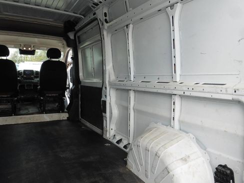 Used 2025 RAM ProMaster 2500 w/ Convenience Group FWD image 20