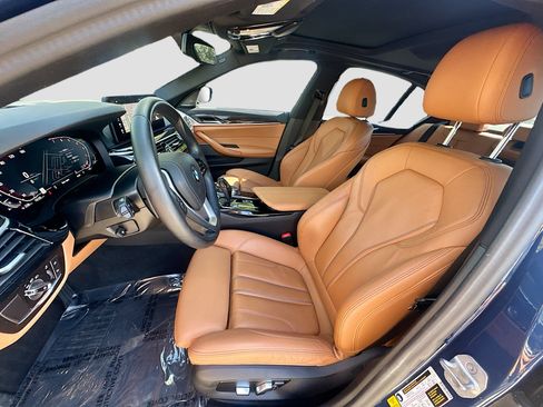 Used 2023 BMW 540i w/ Premium Package image 21