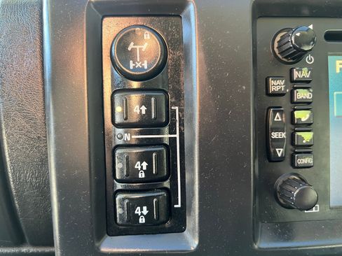 Used 2005 HUMMER H2 Base w/ Preferred Equipment Group image 37