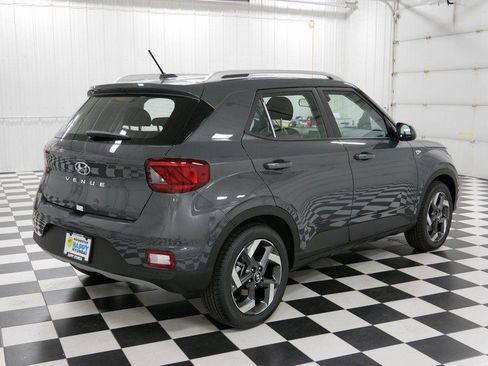 Used 2025 Hyundai Venue SEL FWD image 3