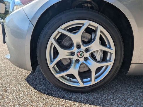 Used 2021 Alfa Romeo Giulia Ti image 10