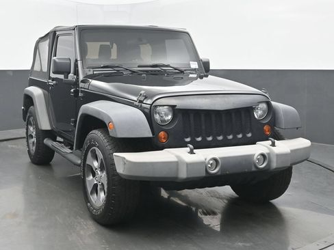 Used 2013 Jeep Wrangler Sport AWD/4WD image 8