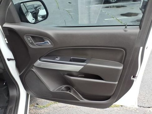 Used 2017 Chevrolet Colorado LT image 30