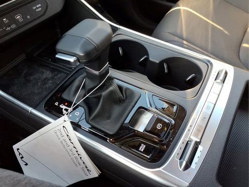 Used 2025 Kia Carnival SX Prestige FWD image 26