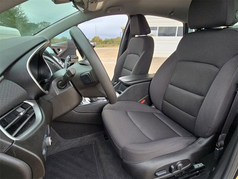 Used 2024 Chevrolet Malibu LT image 14