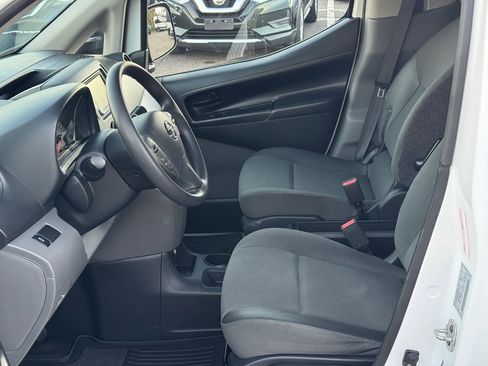 Used 2020 Nissan NV200 S w/ Back Door Glass Package image 15