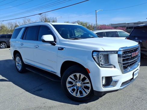 Used 2022 GMC Yukon SLT w/ SLT Premium Package image 1