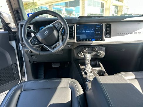 Used 2025 Ford Bronco Outer Banks AWD/4WD image 15