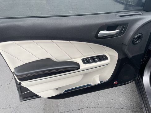 Used 2018 Dodge Charger GT image 11