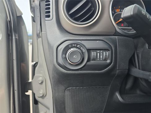 Used 2021 Jeep Wrangler Unlimited Sport AWD/4WD image 34