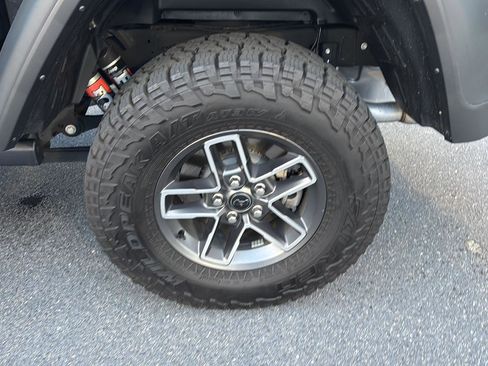 Used 2024 Jeep Gladiator Mojave w/ Technology Group image 32