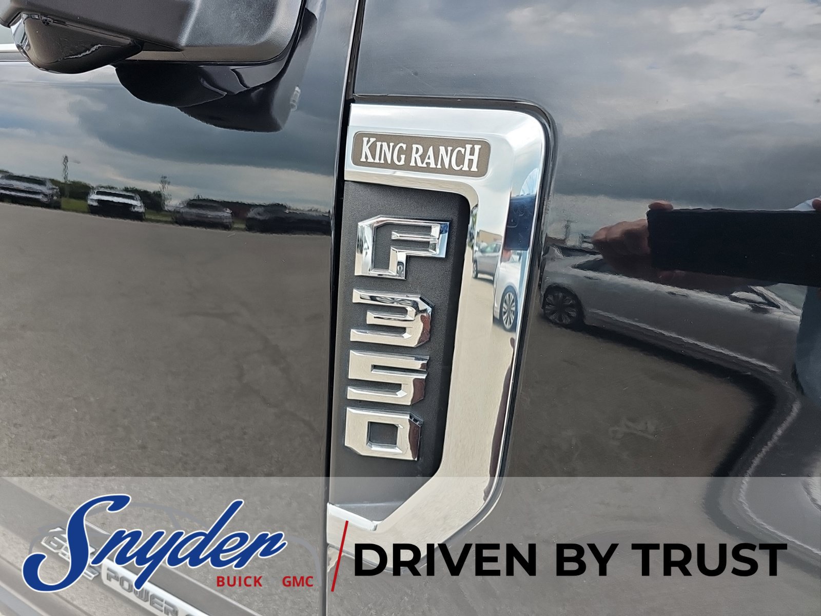 Used 2022 Ford F350 King Ranch w/ King Ranch Ultimate Package AWD/4WD image 9