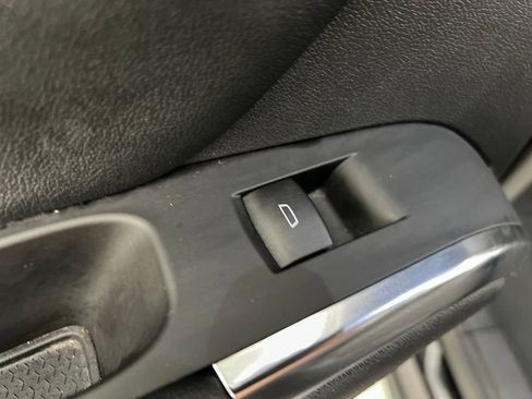 Used 2024 Chevrolet Traverse LT FWD image 23