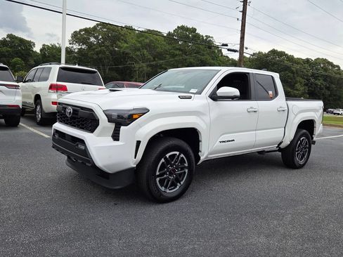 Used 2025 Toyota Tacoma TRD Sport w/ TRD Sport Premium Package AWD/4WD image 3