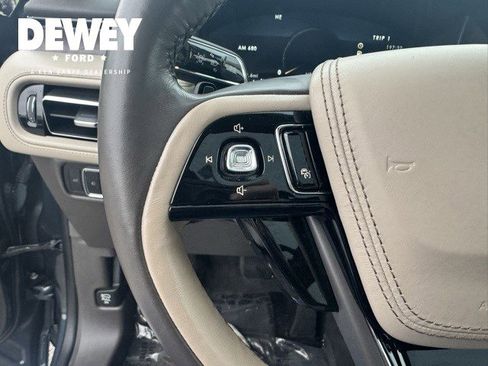 Used 2021 Lincoln Aviator Reserve w/ Equipment Group 201A image 16