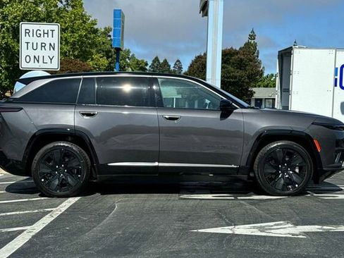 New 2025 Jeep Wagoneer S Launch Edition image 3