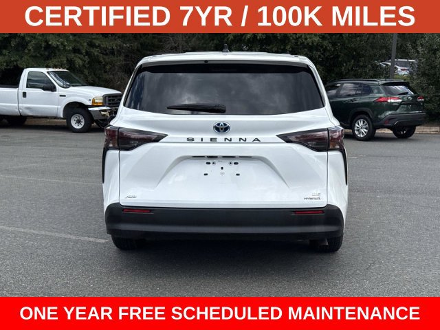 Used 2024 Toyota Sienna LE AWD/4WD image 3