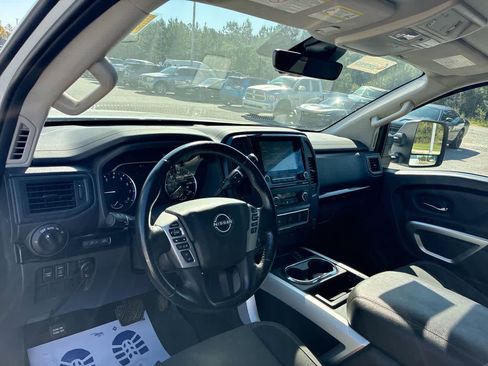 Used 2023 Nissan Titan SV w/ SV Convenience Package AWD/4WD image 10