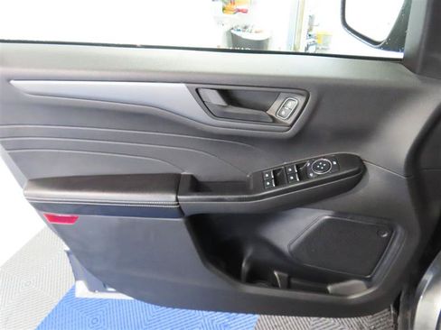 Used 2025 Ford Escape Active AWD/4WD image 16