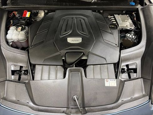 Used 2020 Porsche Cayenne AWD/4WD image 17