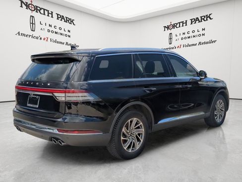 Used 2023 Lincoln Aviator AWD image 5