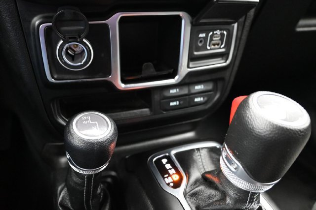 Used 2024 Jeep Wrangler Unlimited Sport AWD/4WD image 43