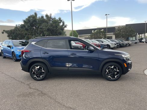 Certified 2024 Kia Seltos EX FWD image 6